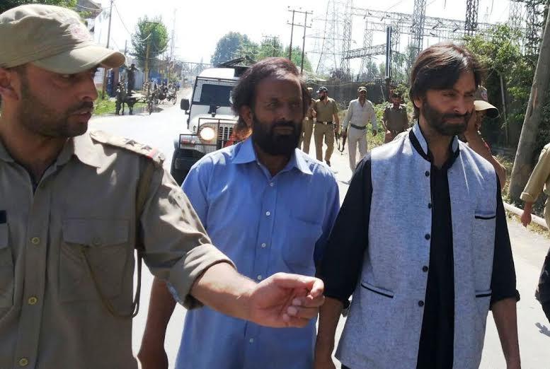 Malik, others under police custody in Sopore
